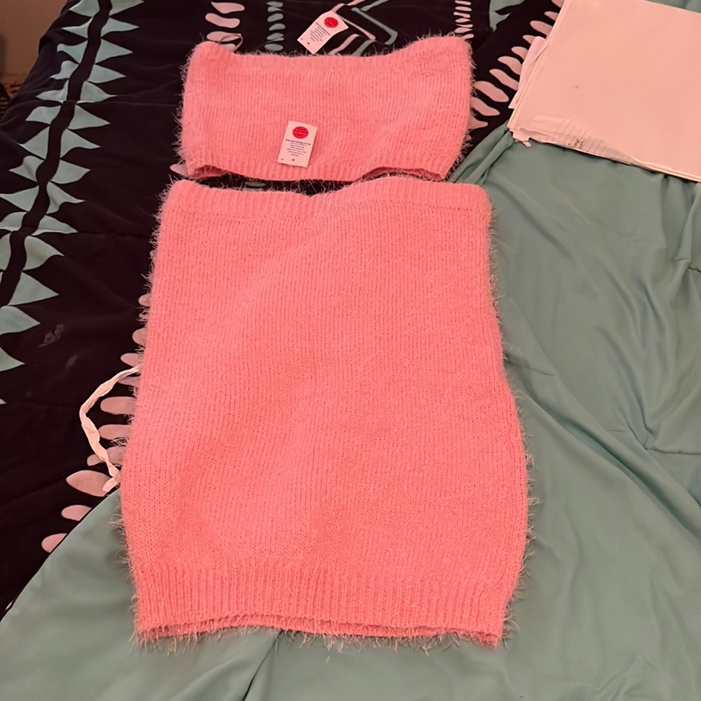 PINK FUZZY TWO PIECE SET